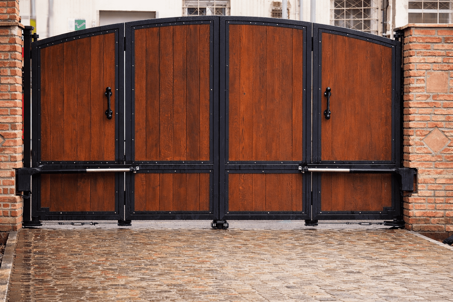 Poarta stejar - Piese personalizate